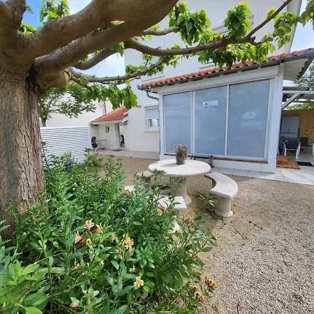 Maison Venitia T2 度假居 *